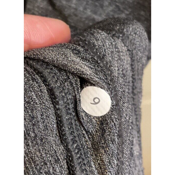 Lululemon Tank Top Women’s Size 6 Coal Gray Yoga Drawstring Hips Excellent - Picture 7 of 7